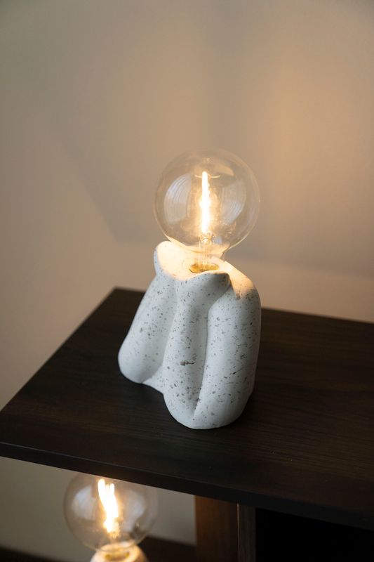 Bordslampa - Huvud och armar