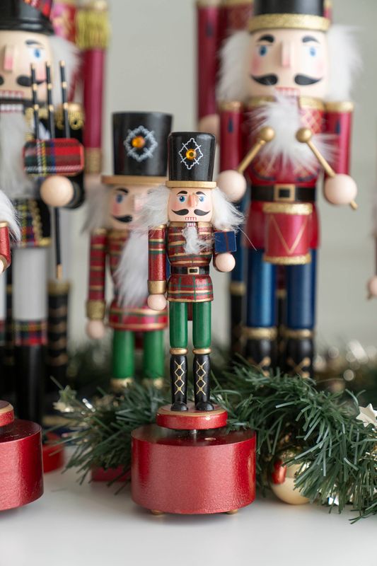 Nötknäckare med ljud - Tradition 22cm Present