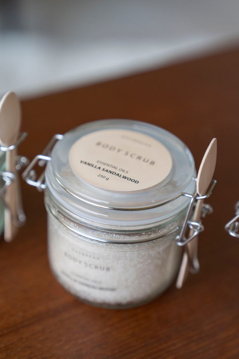 Daybreak Skrubb - Vanilla Sandalwood