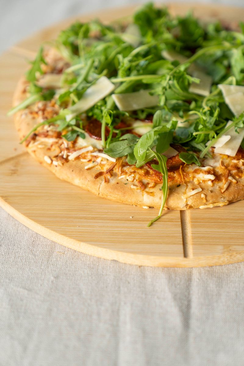  Pizzabricka i bambu med pizzahjul