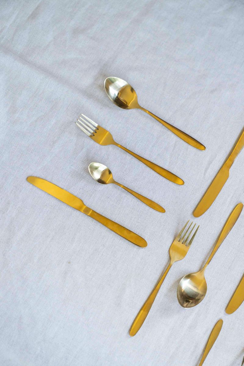 Bestikset 24 delar Guld