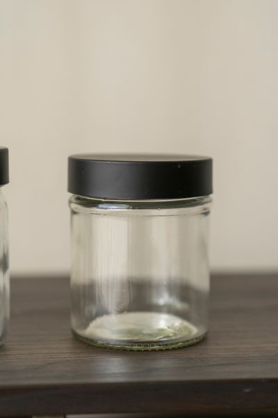 Huvudbild Burk med svart lock 300ml