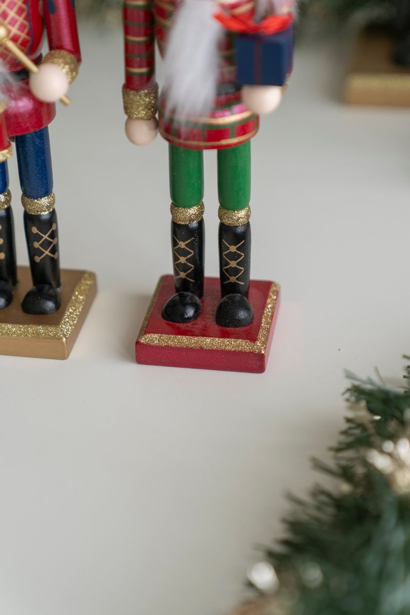 Nötknäckare - Tradition 25cm Present
